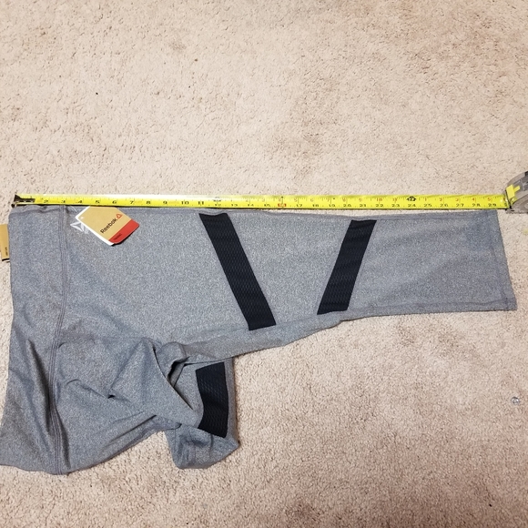 NWT Reebok Fitted Capri - Large - Picture 8 of 11